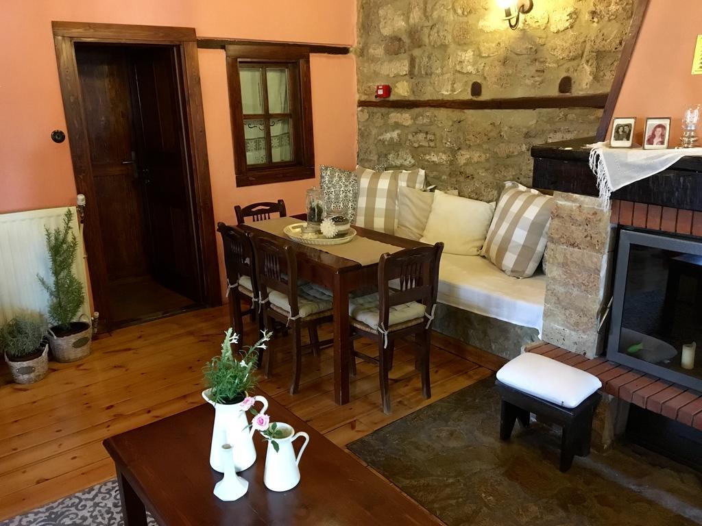 Varosi Guesthouse Edessa Esterno foto