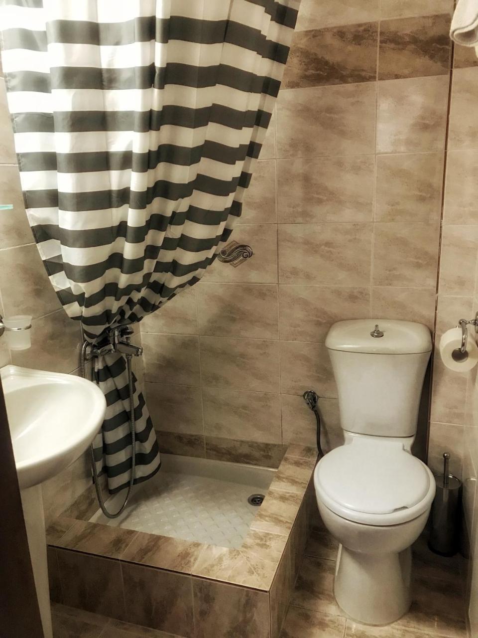 Varosi Guesthouse Edessa Esterno foto